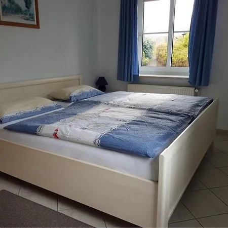 Gepflegte Erdgeschossferienwohnung In Apartment