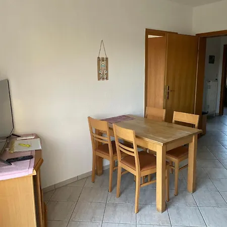Gepflegte Erdgeschossferienwohnung In Apartment